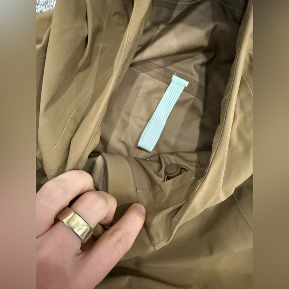 Lululemon Waterproof Hiking Poncho Size 2 (Oversized) NWOT - Picture 3 of 6